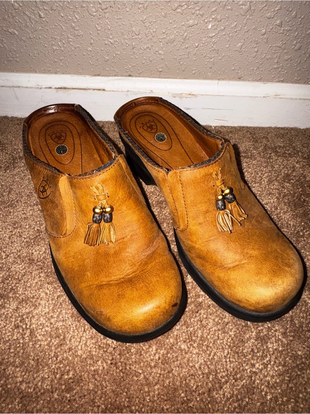 Ariat Tan Leather Slip-On Tassel Clogs Women’s Size 7.5